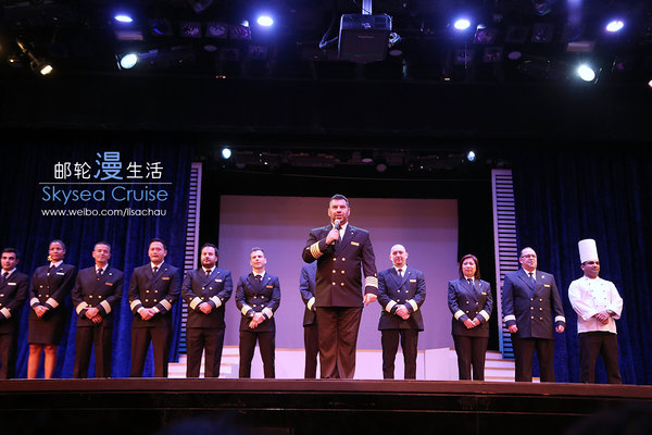 考上大学了请亲友吃饭,横幅上的欢迎词应该怎