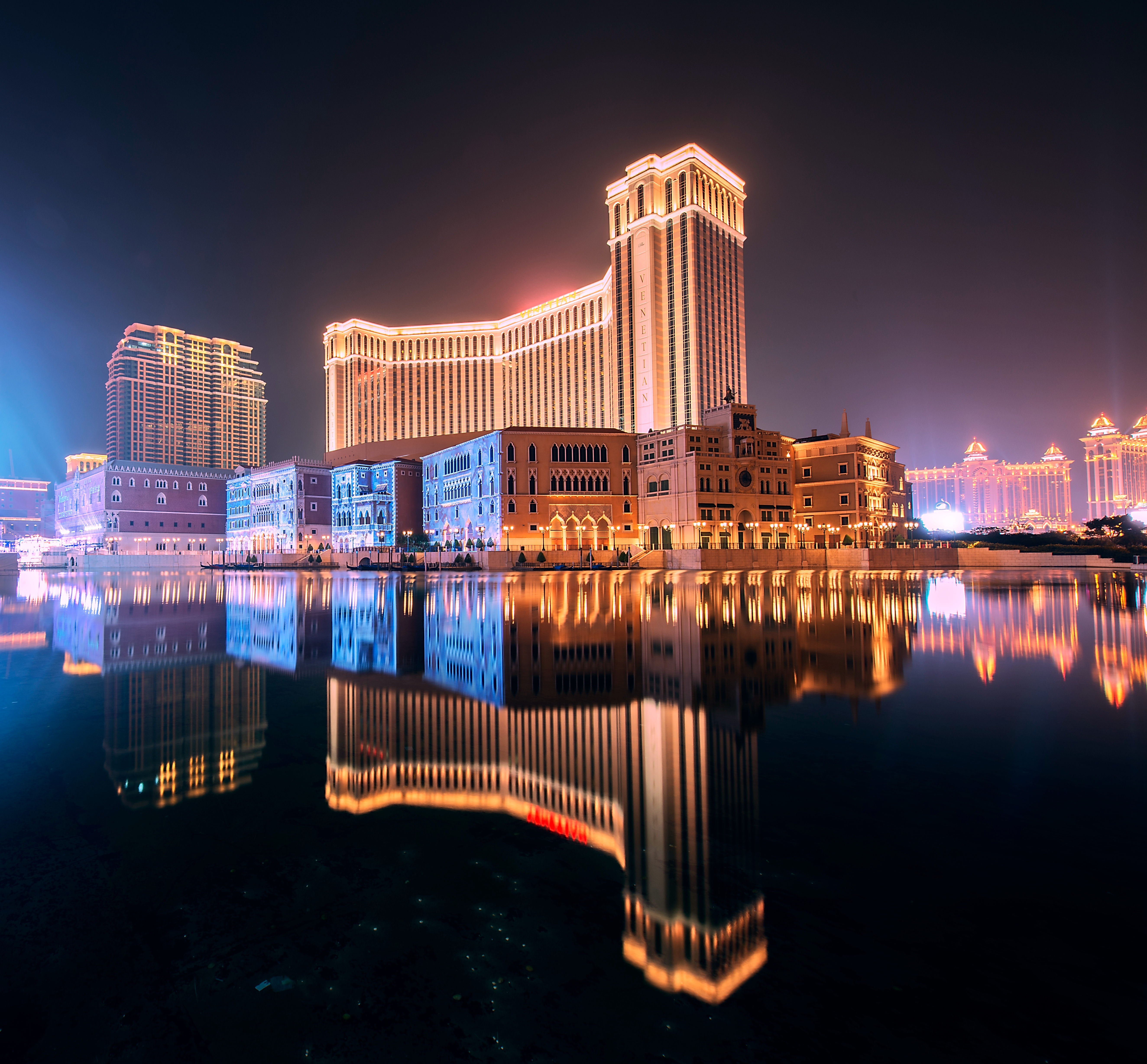 我从澳门威尼斯人酒店一早出发去香港迪士尼玩