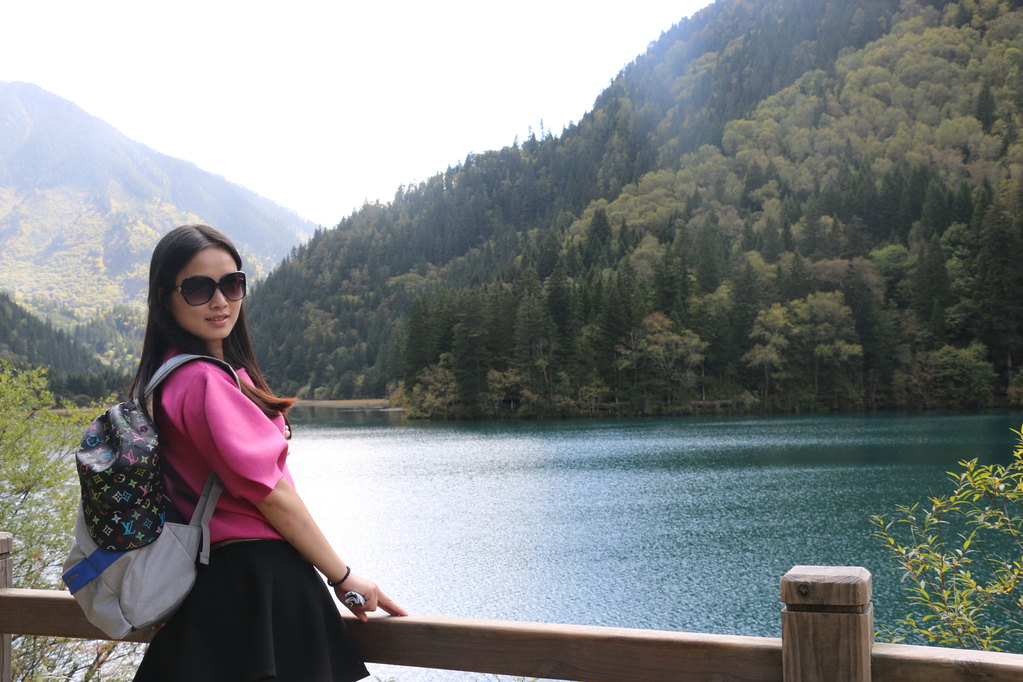 我想10月上旬去九寨沟玩,现在那边下雨,不知道