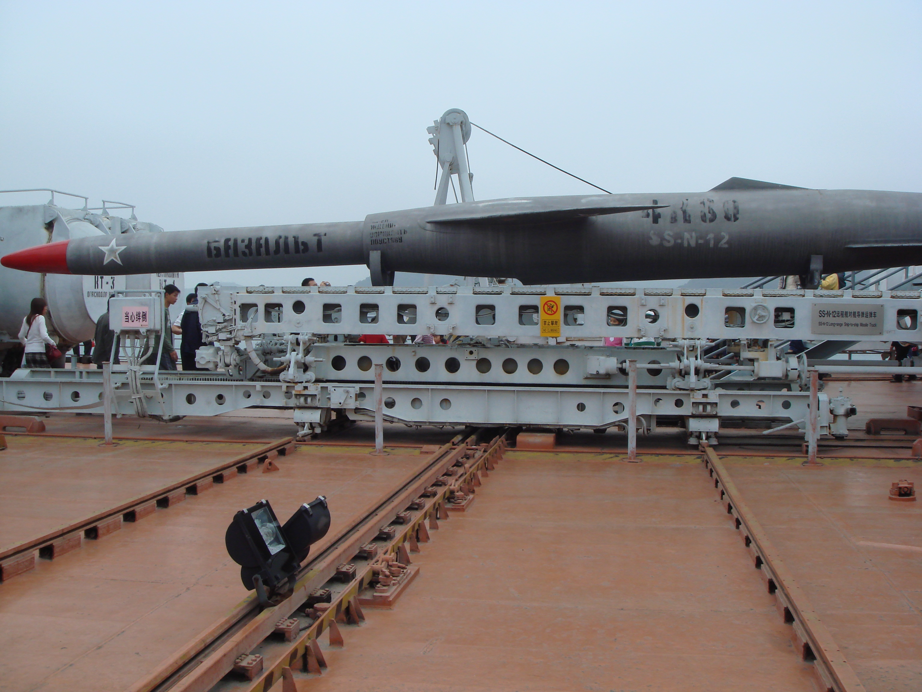 深圳从罗湖地铁站到明思克航母世界怎么走-深