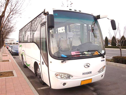 在成都,想去九寨沟,正在纠结于坐飞机去还是坐