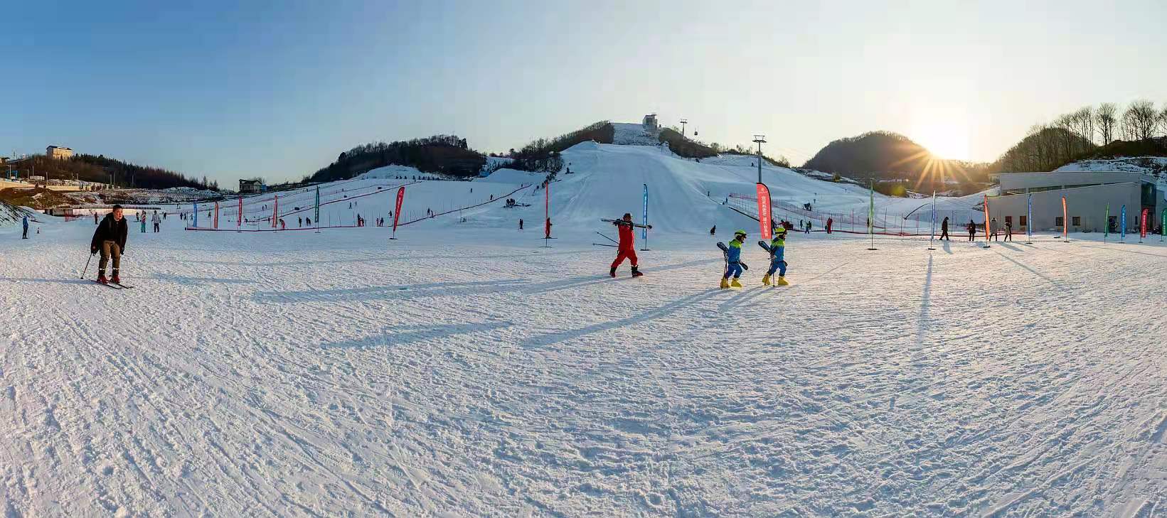 第一次滑雪,没想到,湖北还有这么爽的滑雪场-绿葱坡滑雪场.