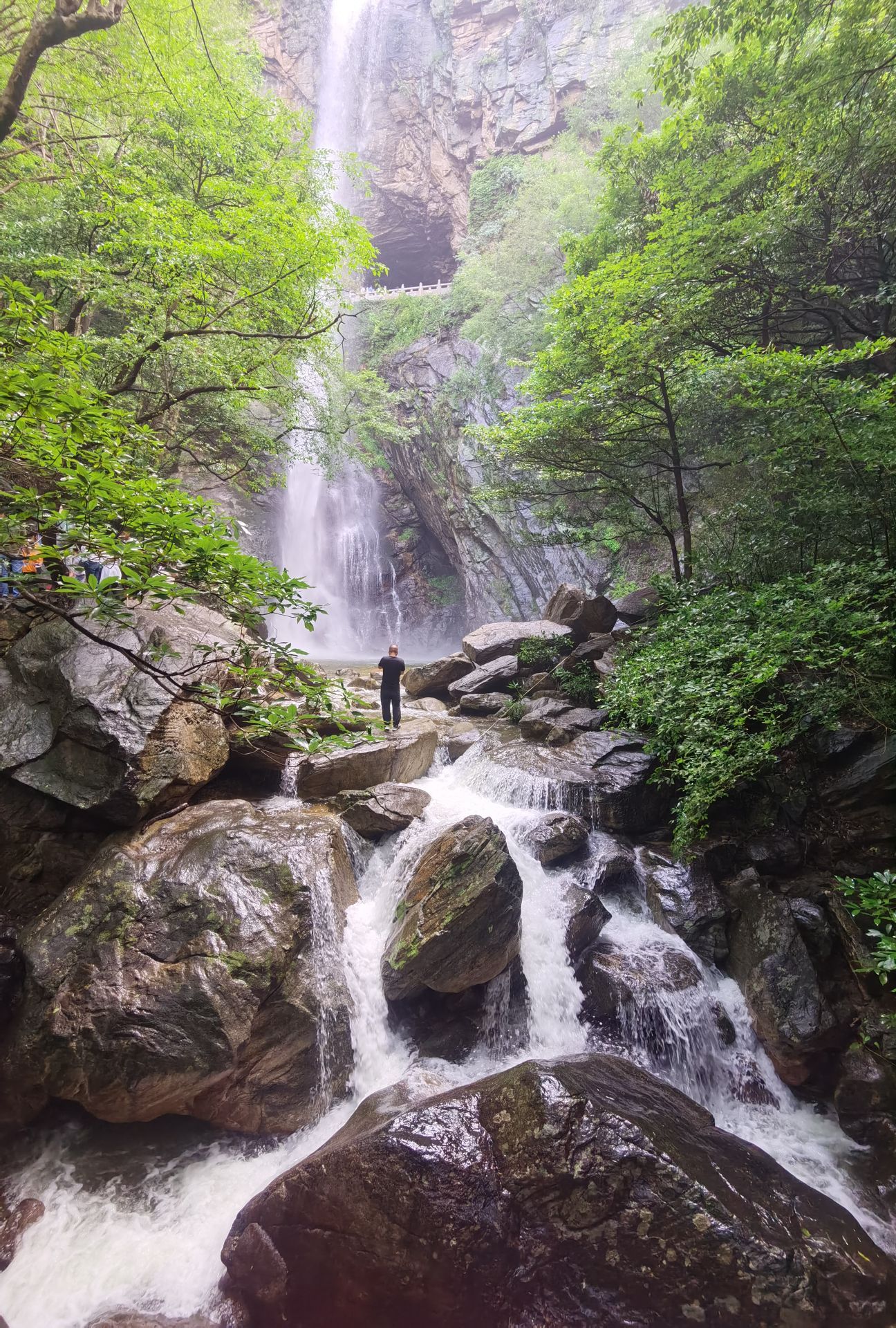 共 1 张 妙法寺 暂无评分 景点地址 河南省南阳市桐柏县淮源风景区二