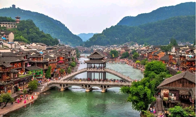 凤凰古城九景一定要去看,凤凰的九景色的主要景点,沈从文故居,熊希龄