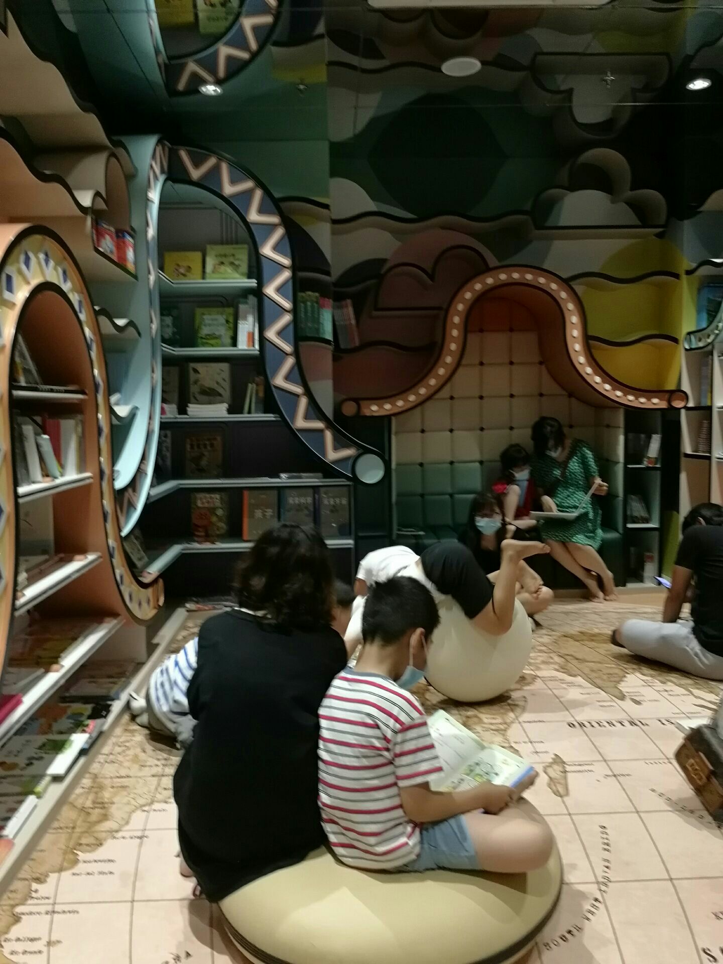 【携程攻略】广州钟书阁(永庆坊店)购物,位于恩宁路坊