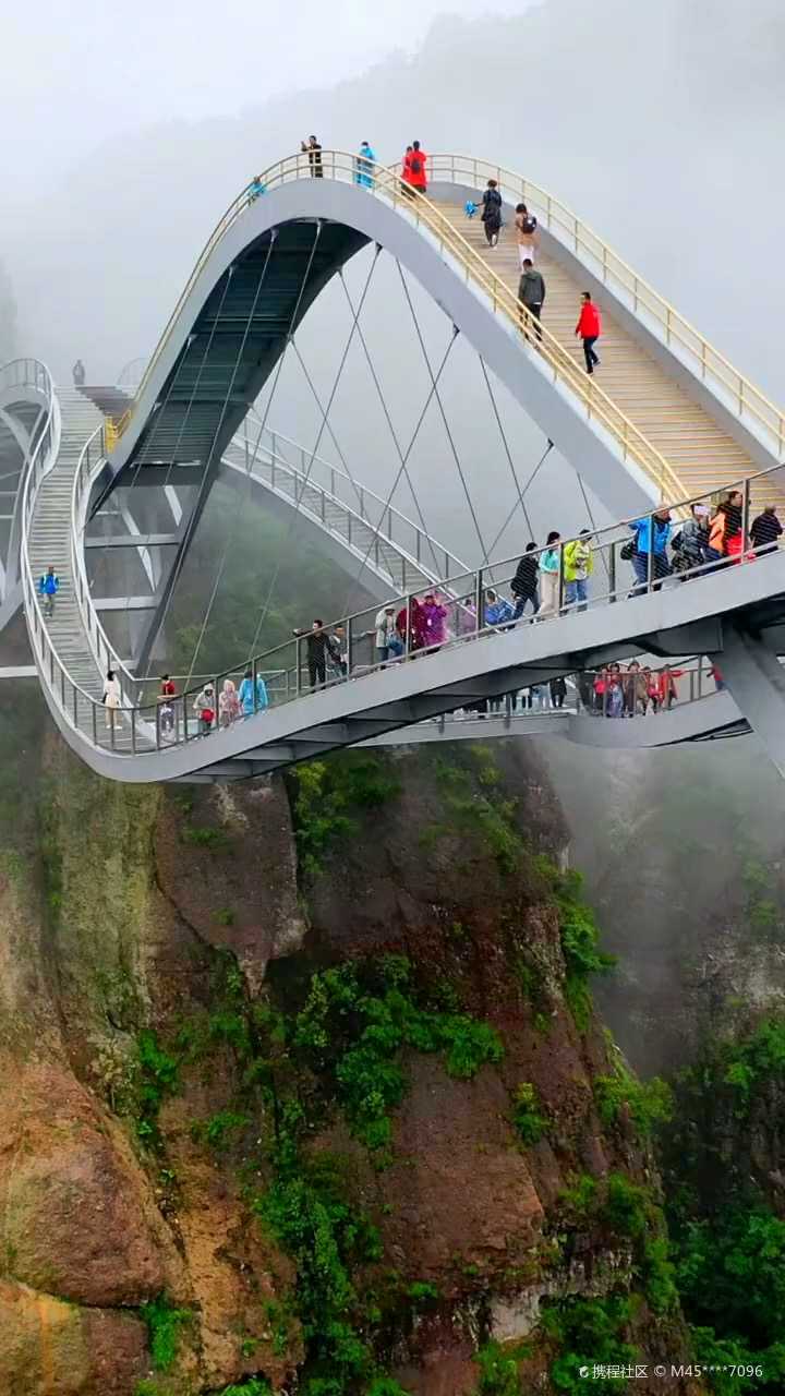 鹏哥旅行神仙如意桥是浙江神仙居,一把玉-神仙居如意