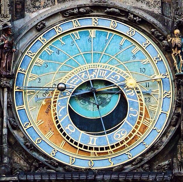 天文钟图片