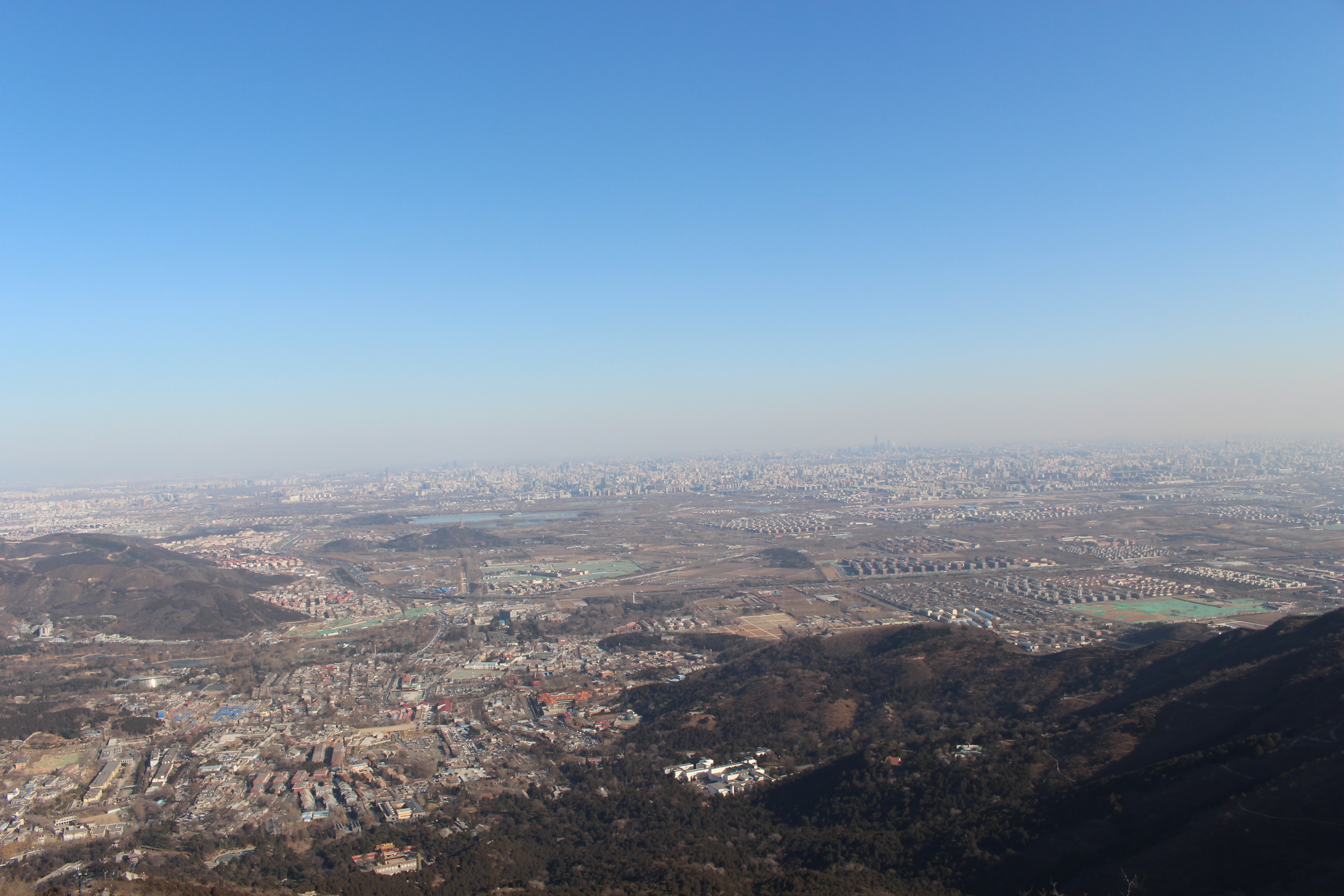 【携程攻略】北京香山公园景点,元宵节登香山,虽不及秋日色彩斑斓,但