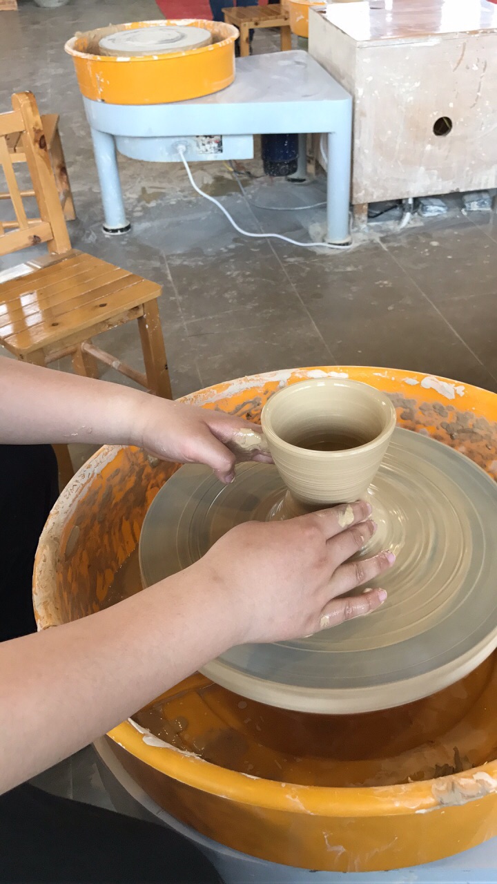 里面有个陶艺diy制作室,孩子们都喜欢,体验一下陶罐的制作过程