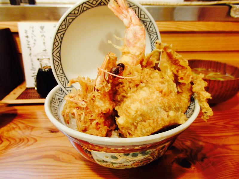 这里的炸虾大碗盖饭和天妇罗盖浇饭的真的很美味啊,而且分量很足,饭菜