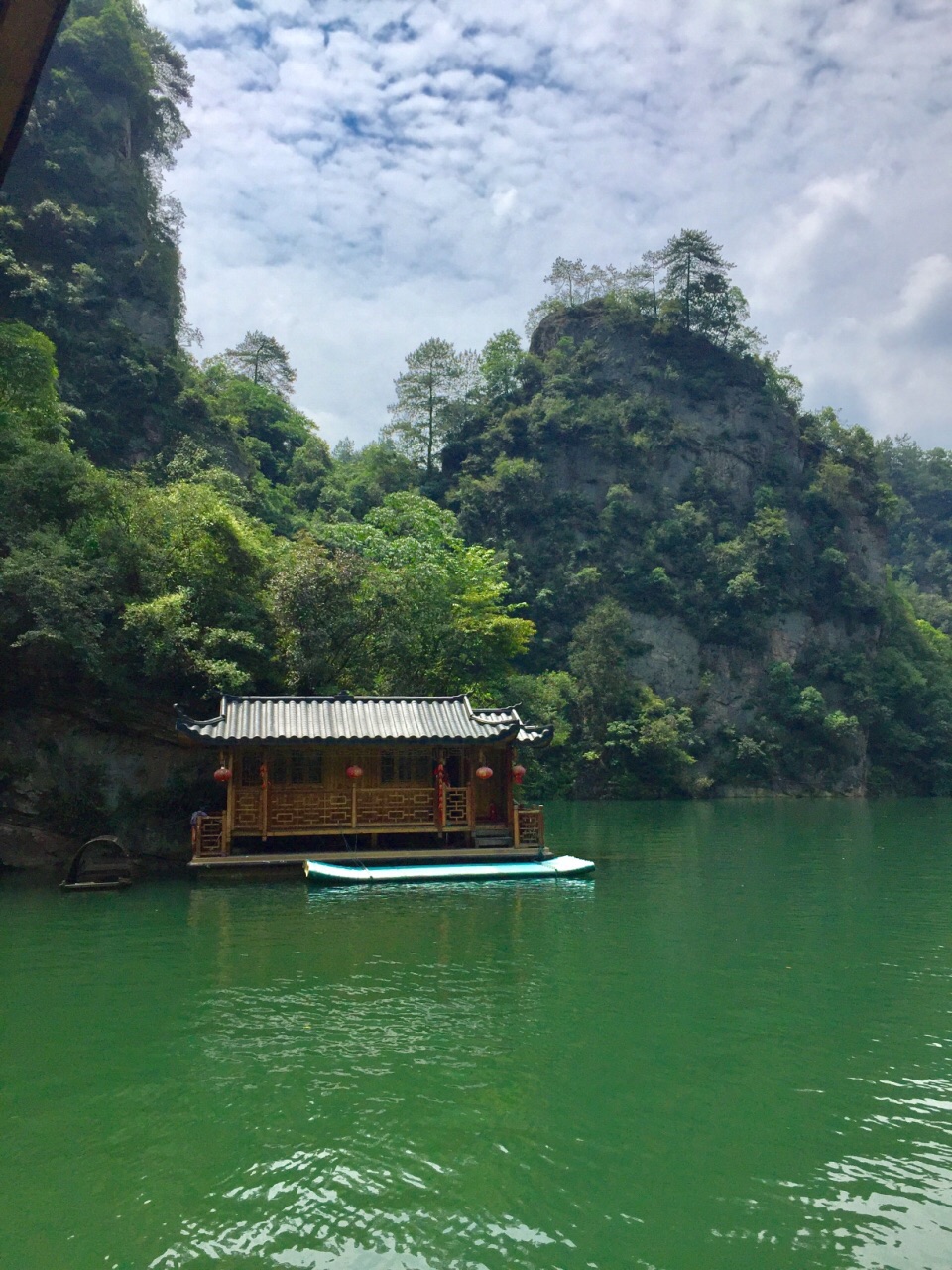 宝峰湖景区