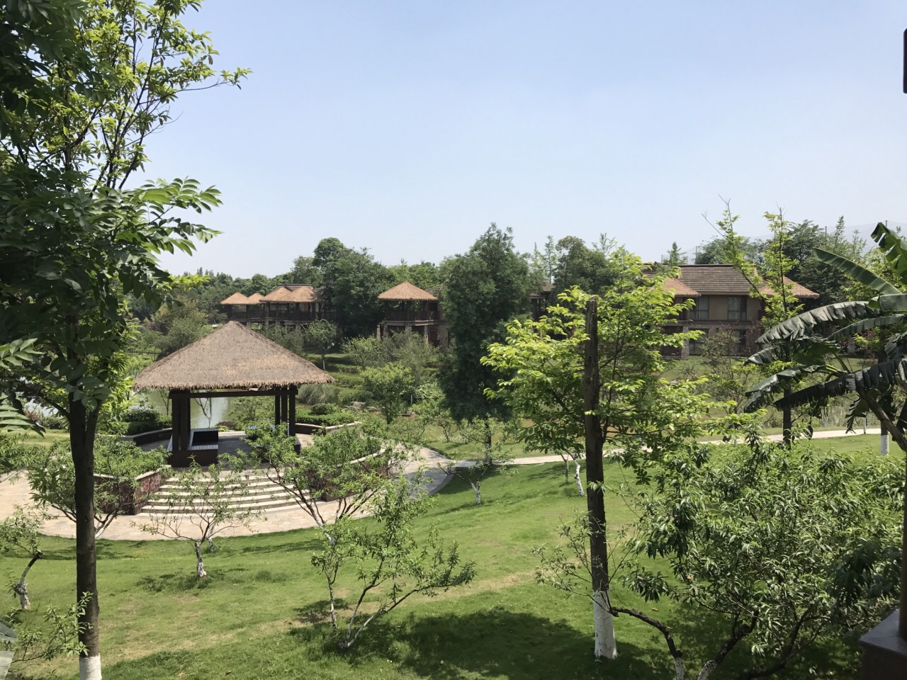 峨眉山蓝光己庄酒店(山湖路店)