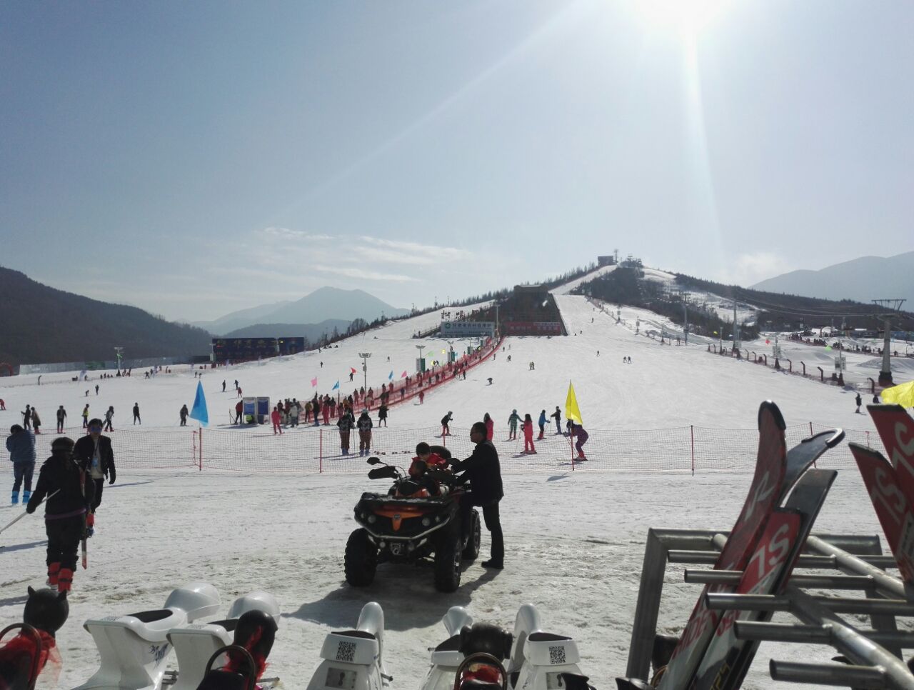 松鸣岩国际滑雪场