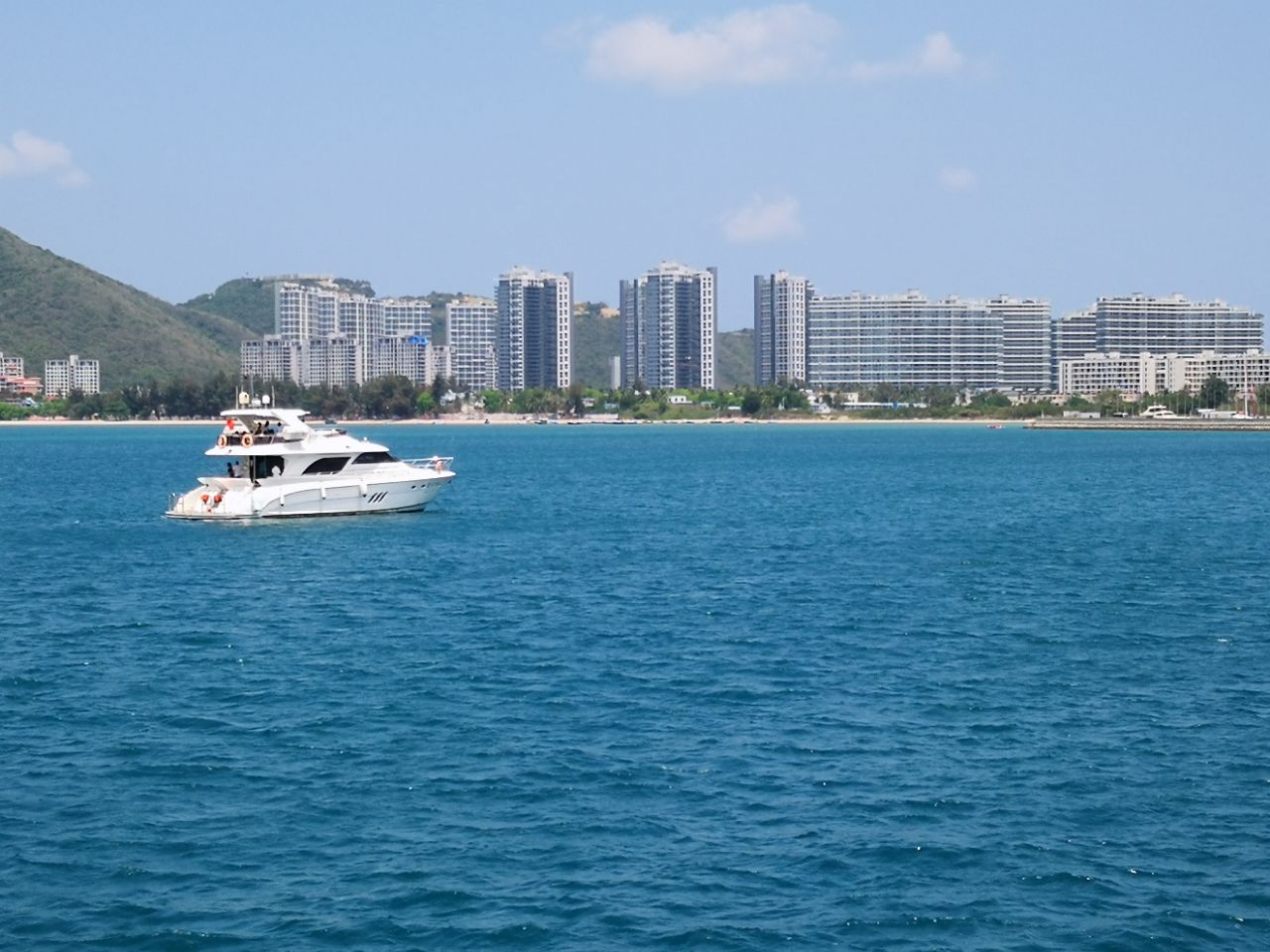 半山半岛游艇俱乐部(大东海)