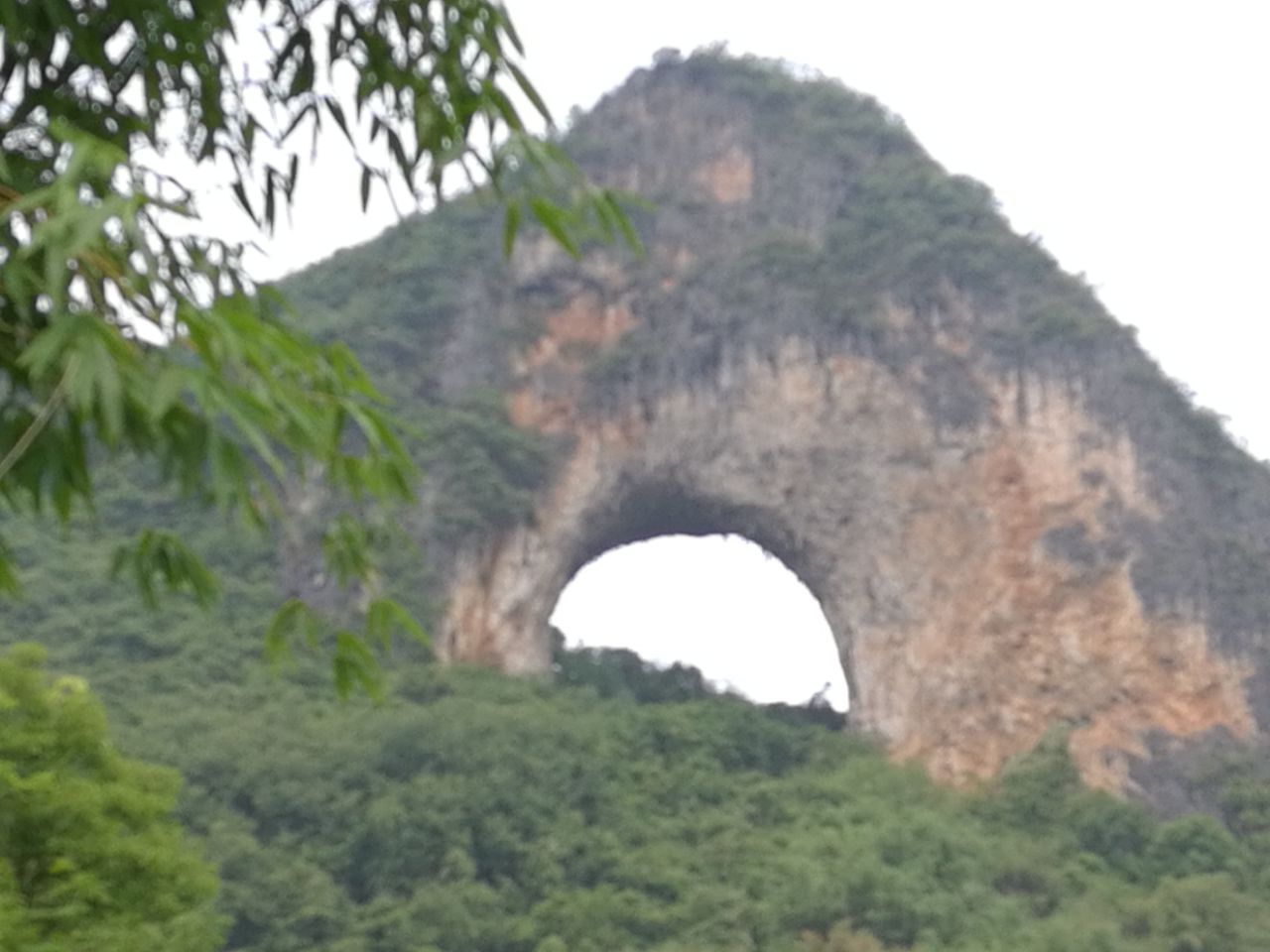 月亮山