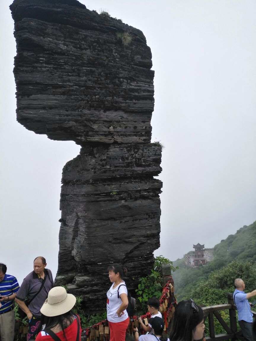 八月份去梵净山要提前预订门票,否则门票限购可能就会让你多花钱或者