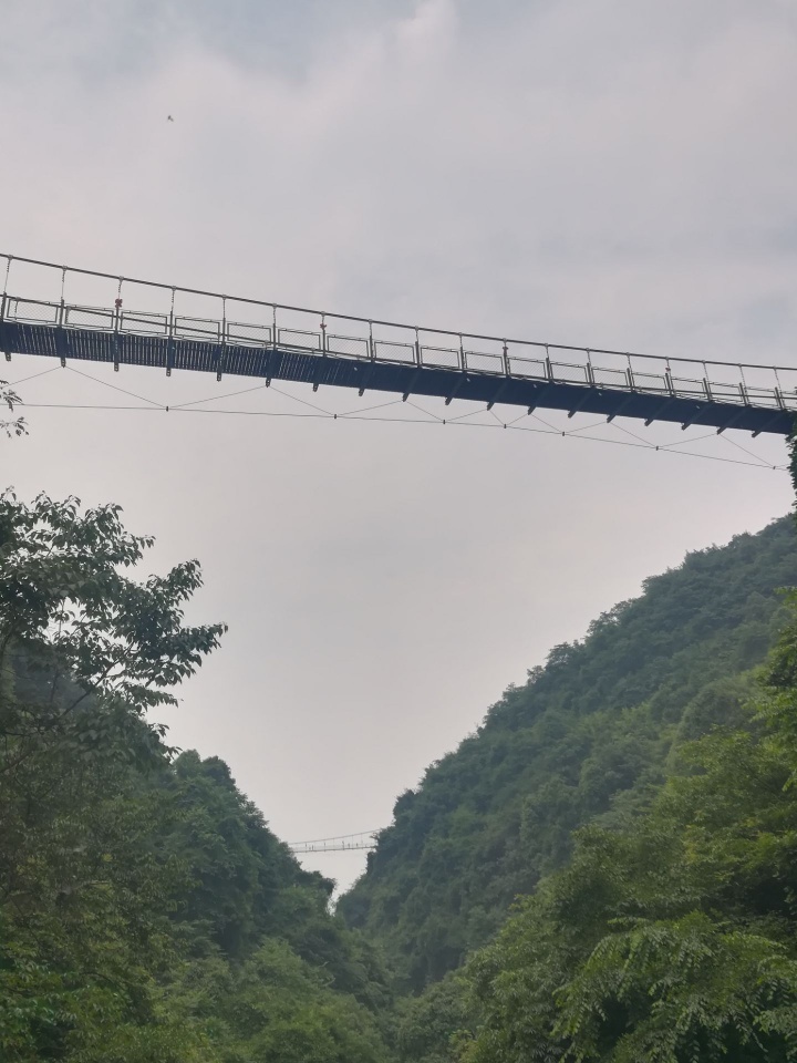 【携程攻略】宜都三峡九凤谷景点,九凤谷太好玩了,玻璃桥惊险,高空