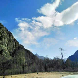 草科藏族乡   分 1条点评 乡村 民风民俗 距景点>100km 免费