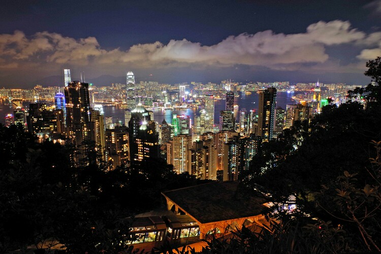 去香港的必游景点,通常大家都爱傍晚上山顶,看完夜景下山