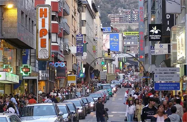 安道尔:在时髦的中世纪乡野小国旅游