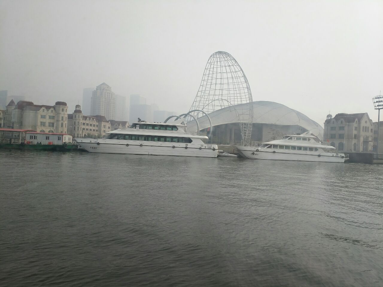 海河观光游船