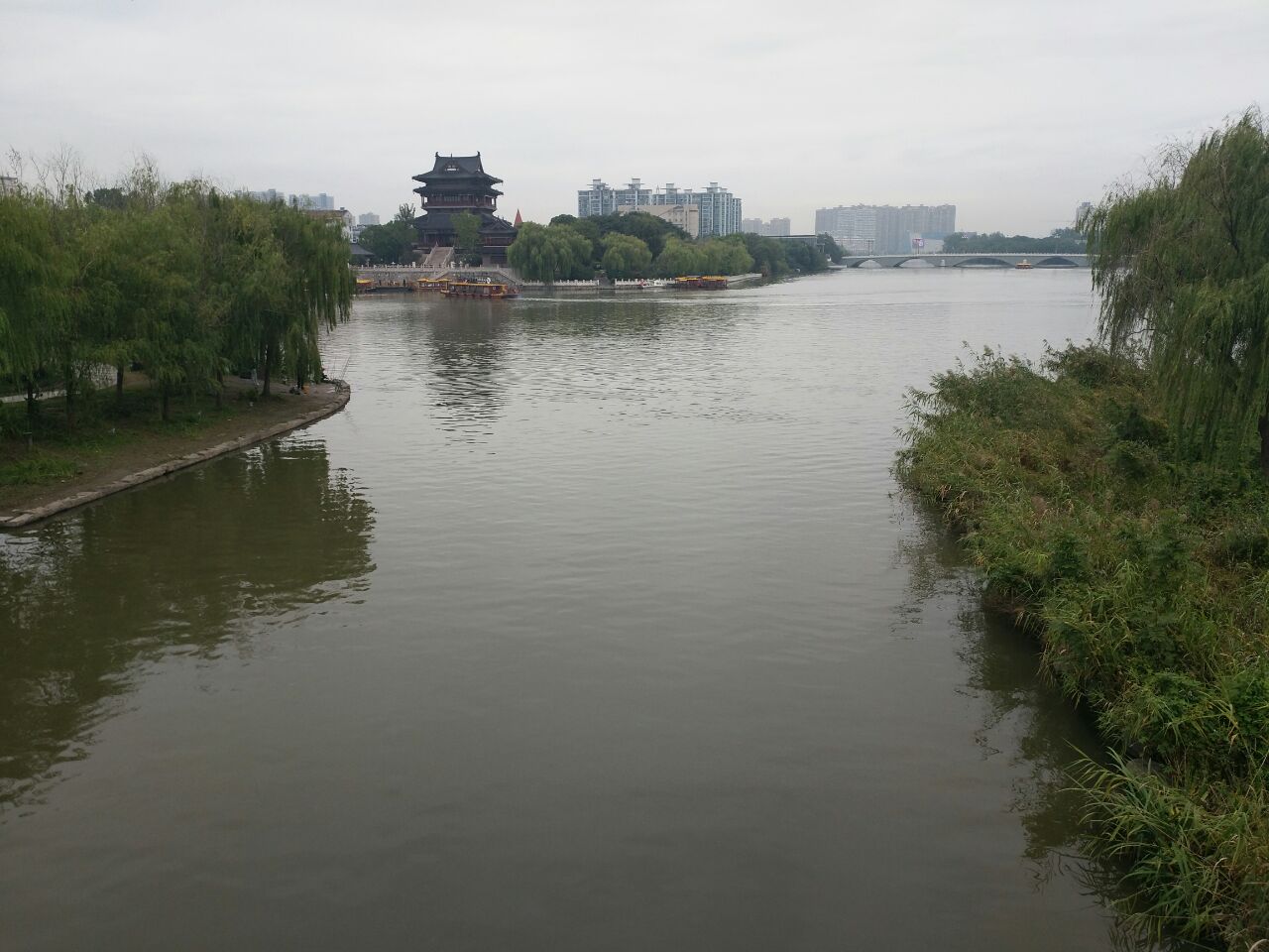 【携程攻略】泰州凤城河画舫游船景点,凤城河是泰州最有名的河流了