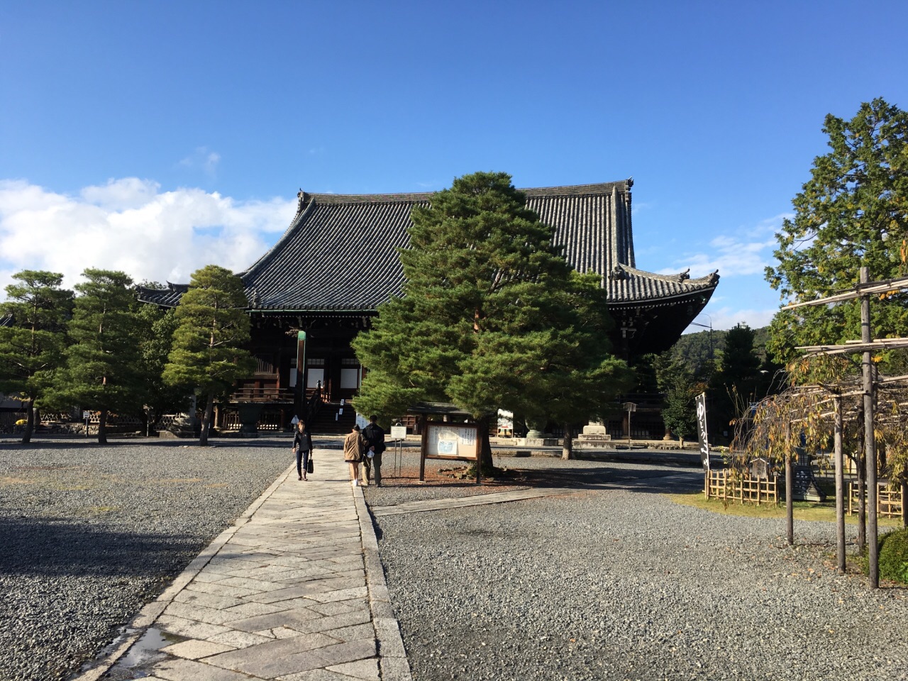 应该和五台山清凉寺属于同一宗派,日本相对少见的禅宗寺庙.