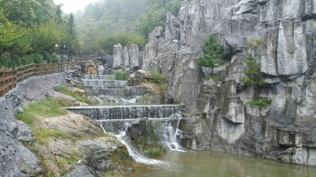 郧西天河樱花谷风景区