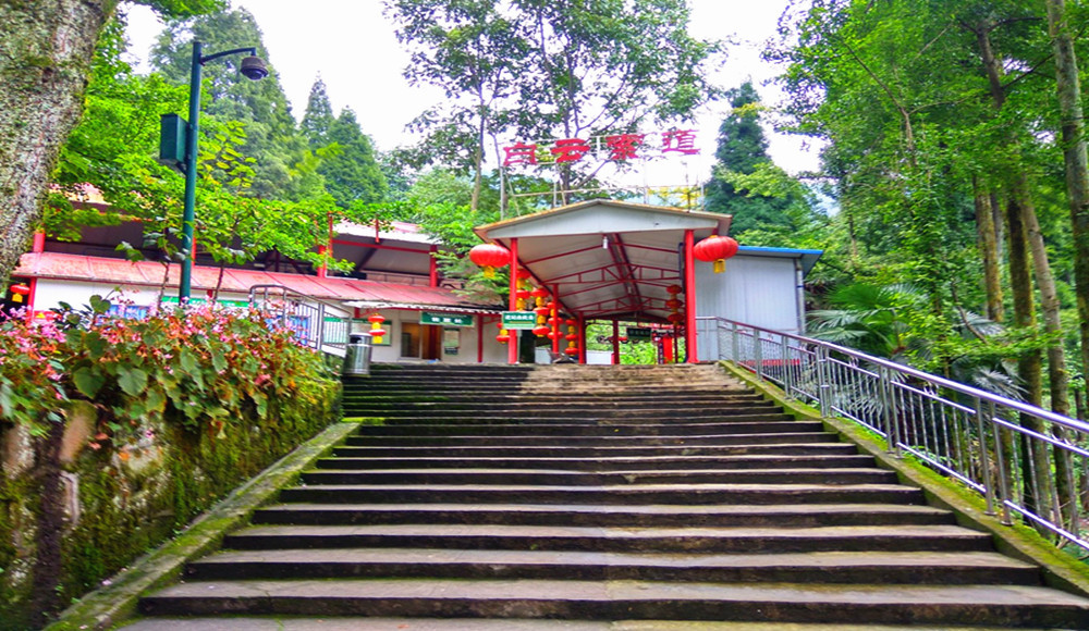 那一年,"川"梭中的回忆:足迹四川青城山—四川青城山前山后山,老君阁