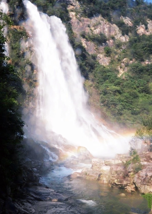 大别山彩虹瀑布