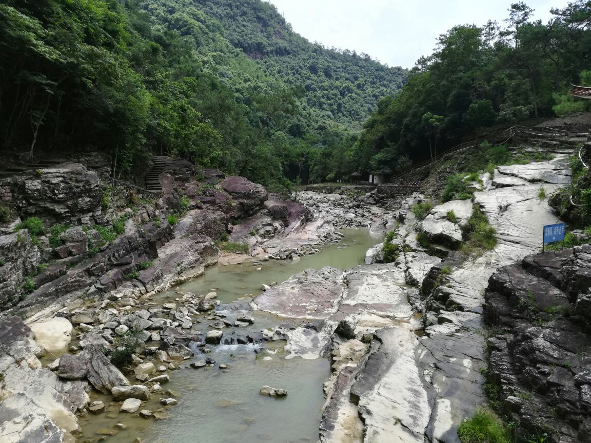 人少景靓,适合自驾游.杏花鸡好吃. 2018-08-02有用 ( 3)