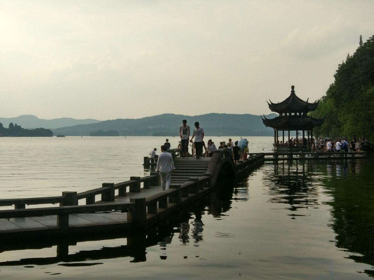 西湖旅游景点攻略图