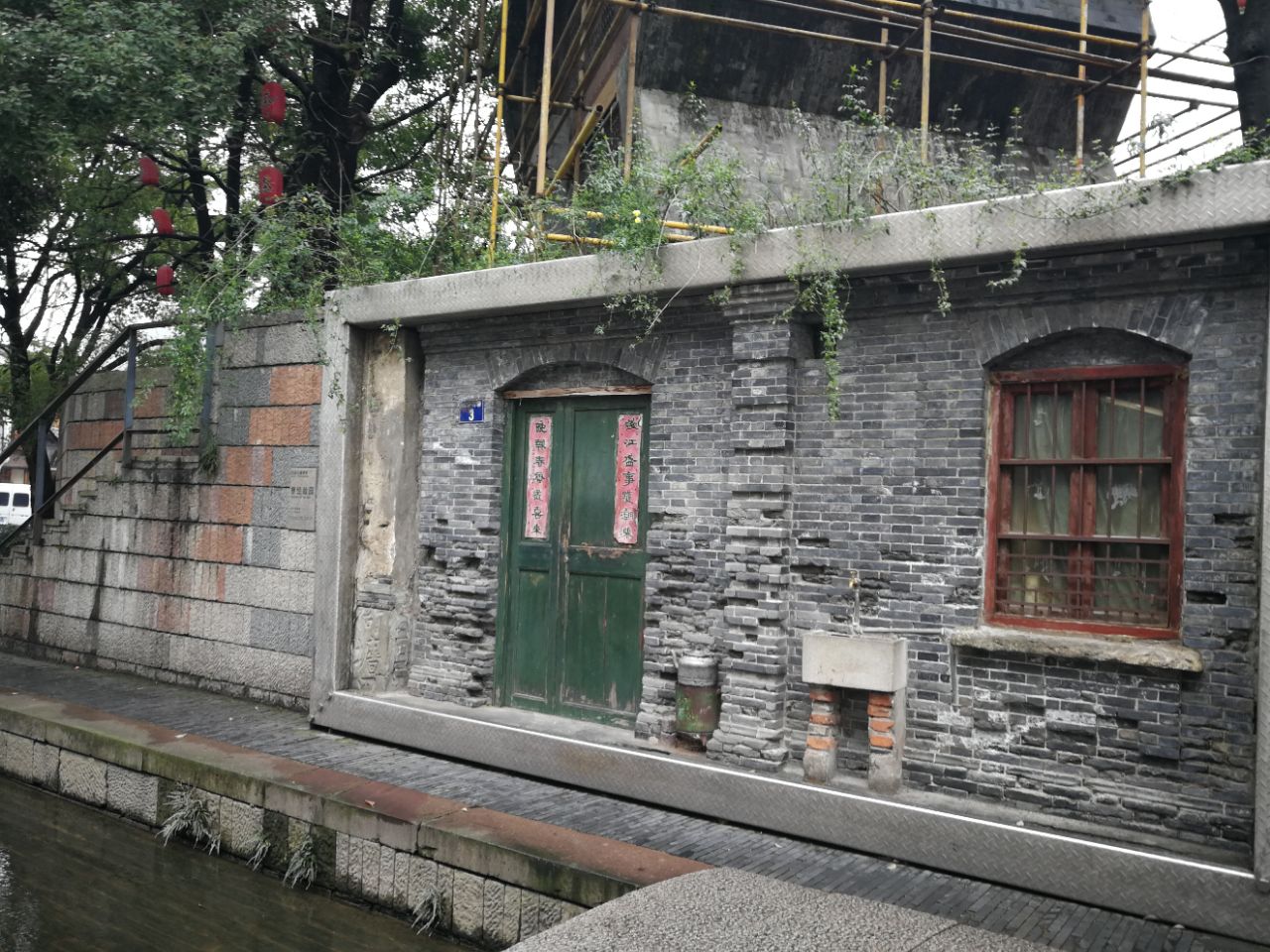 杭州的南宋御街是中国著名建筑家王澍主持规划设计的.