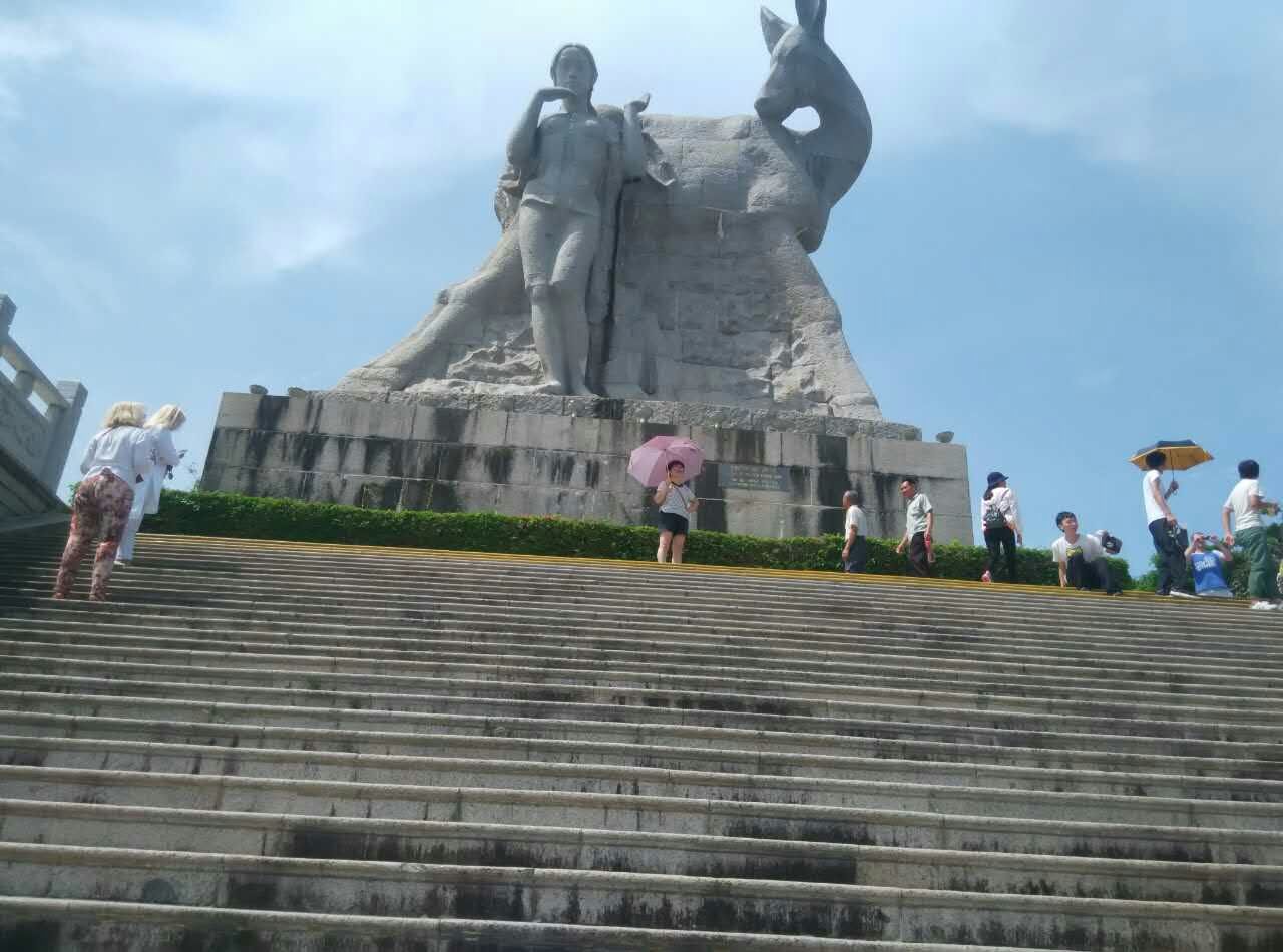 鹿回头风景区