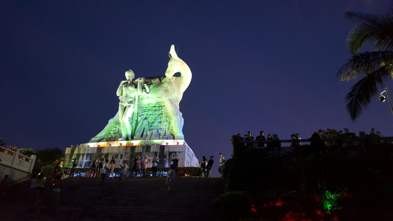 鹿回头风景区