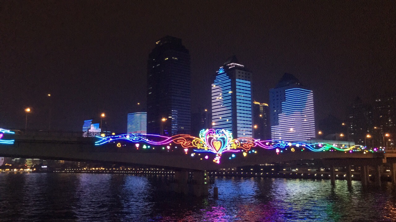 2020珠江长堤玩乐攻略,珠江两边景色,灯光都很美,.