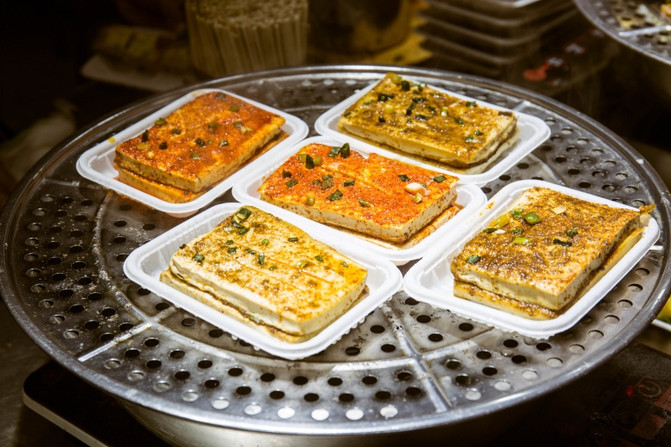 深圳东门町小吃街:大杂烩风味,所有美食来自全国各地
