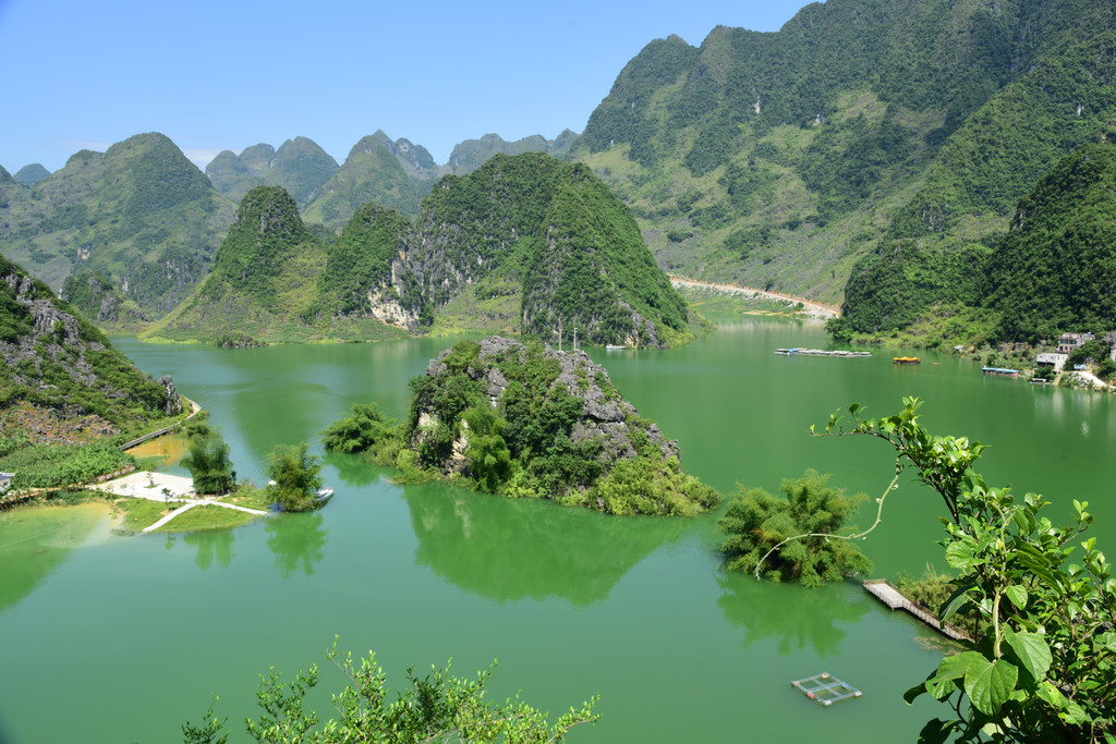山野里的浩坤湖