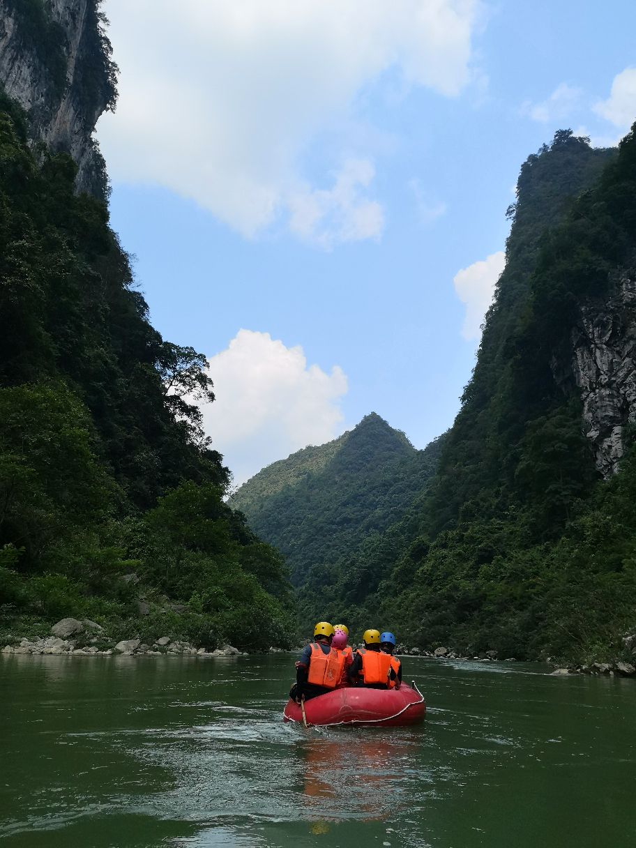 荔波水春河漂流