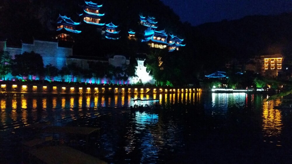 镇远古城水上游