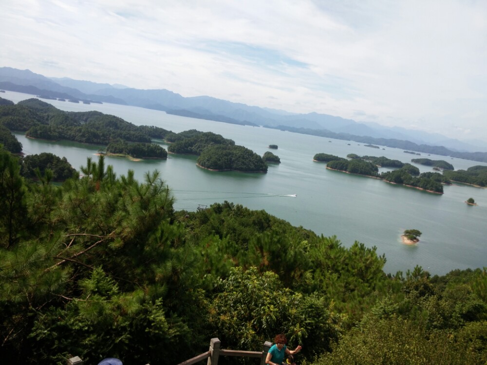 【携程攻略】千岛湖梅峰岛景点,梅峰岛登景台风景很美