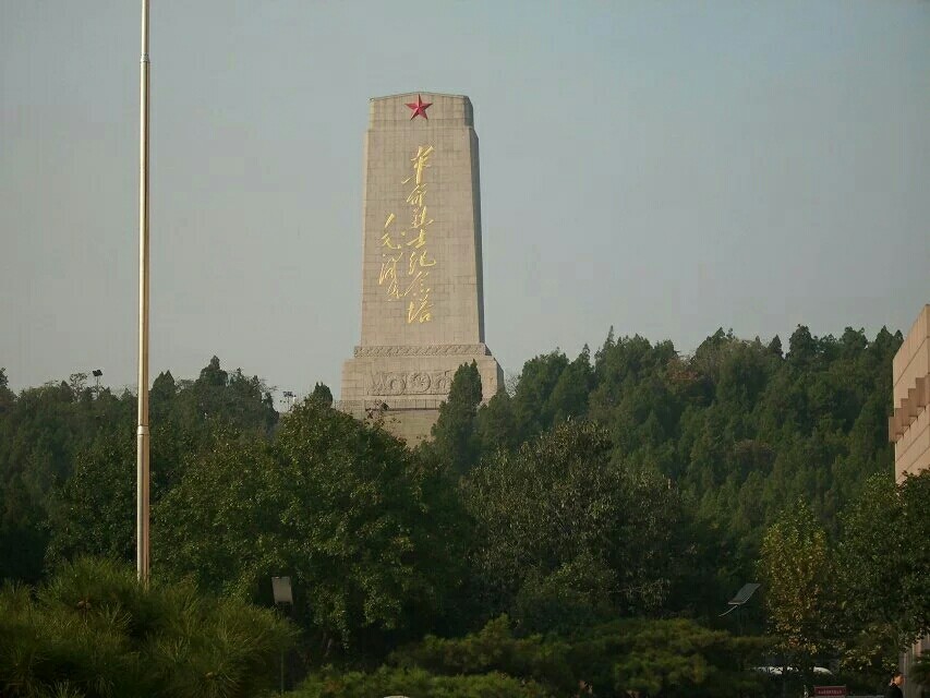 济南英雄山烈士陵园好玩吗,济南英雄山烈士陵园景点样