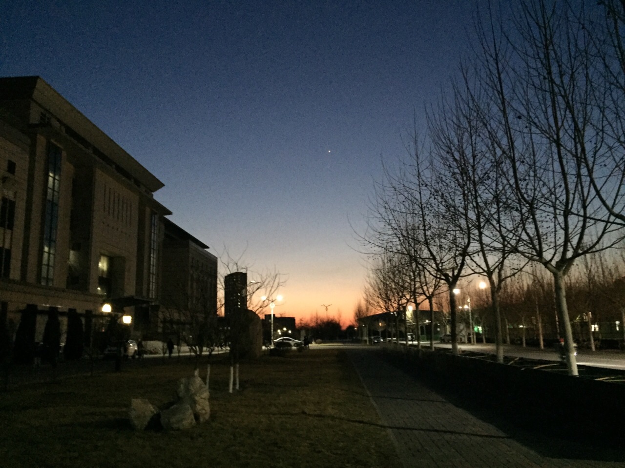 天津商业大学