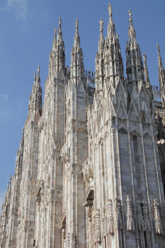 米兰大教堂(duomo di milano),意大利著名的天主教堂,又称"杜莫主教堂