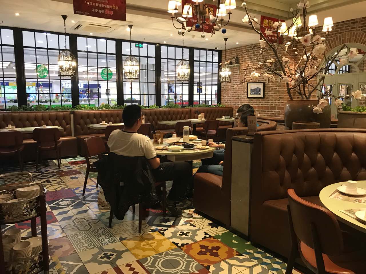 2019小滋味餐厅(振华国际店)美食餐厅,环境挺好的. .
