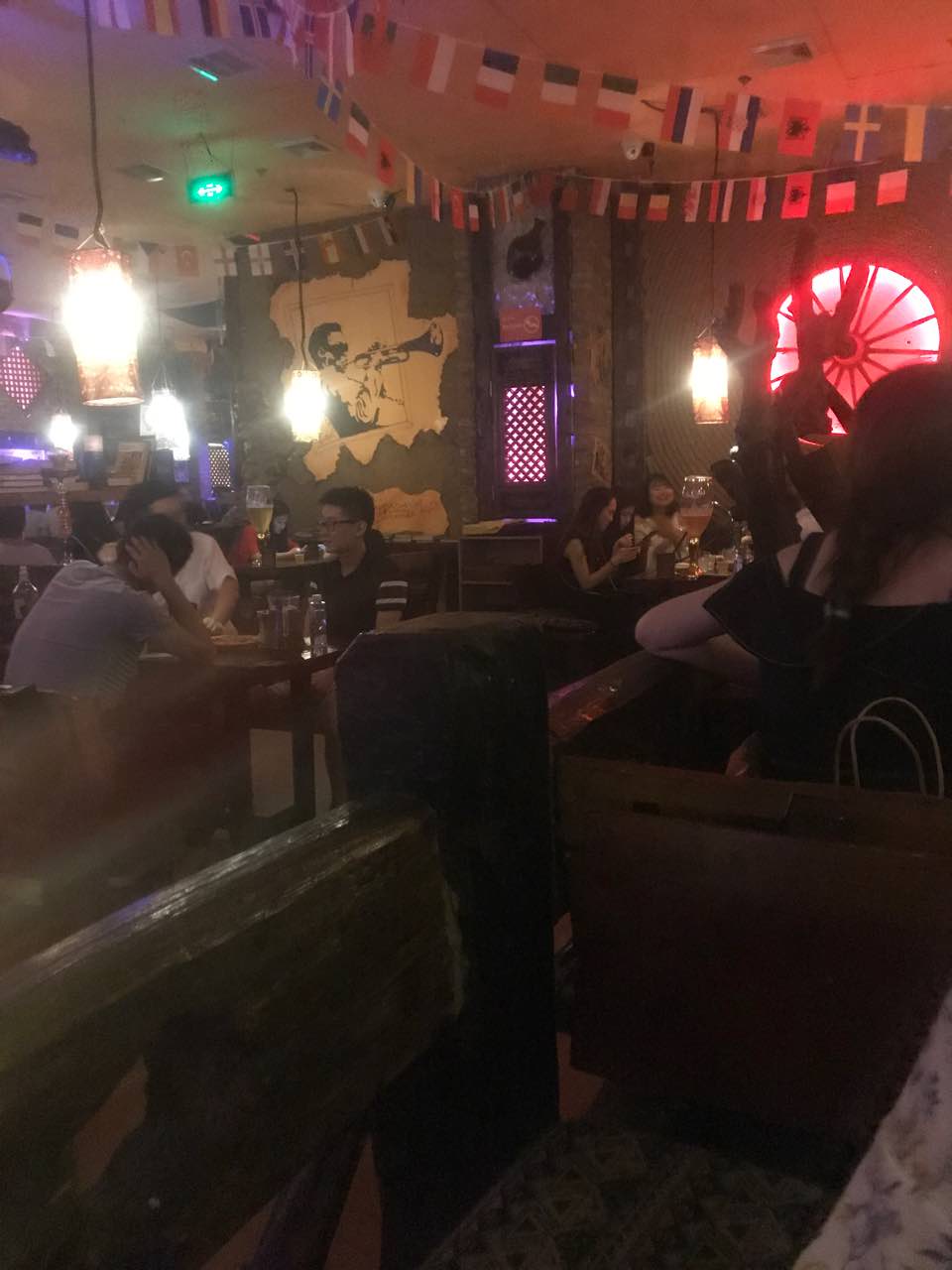 helens小酒馆(街道口店)