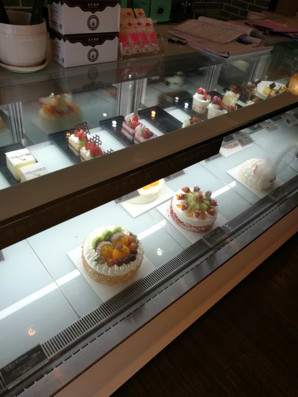 2022贝尔麦莎(和泓南山店)美食餐厅,很方便哦!位置也好!里面的.