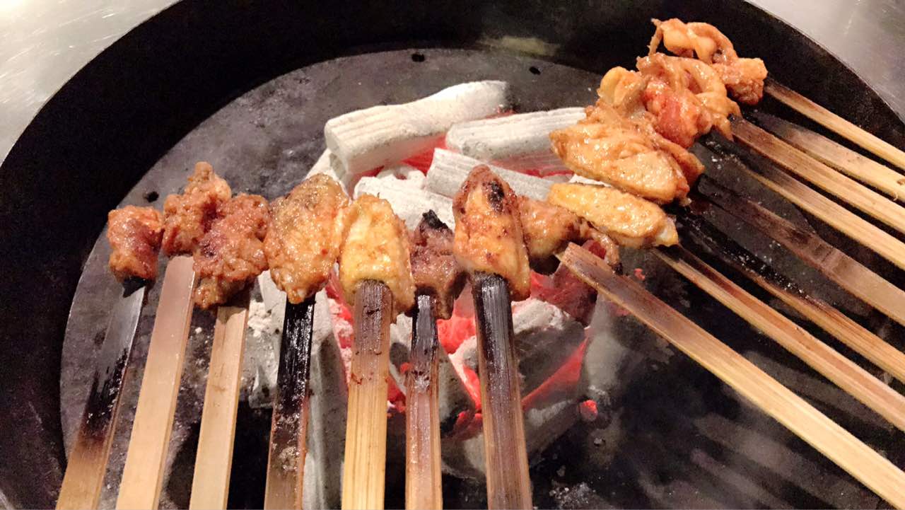2022老安火盆烤肉(金寨路店)美食餐厅,很有特色的竹签烤肉,肉很干.