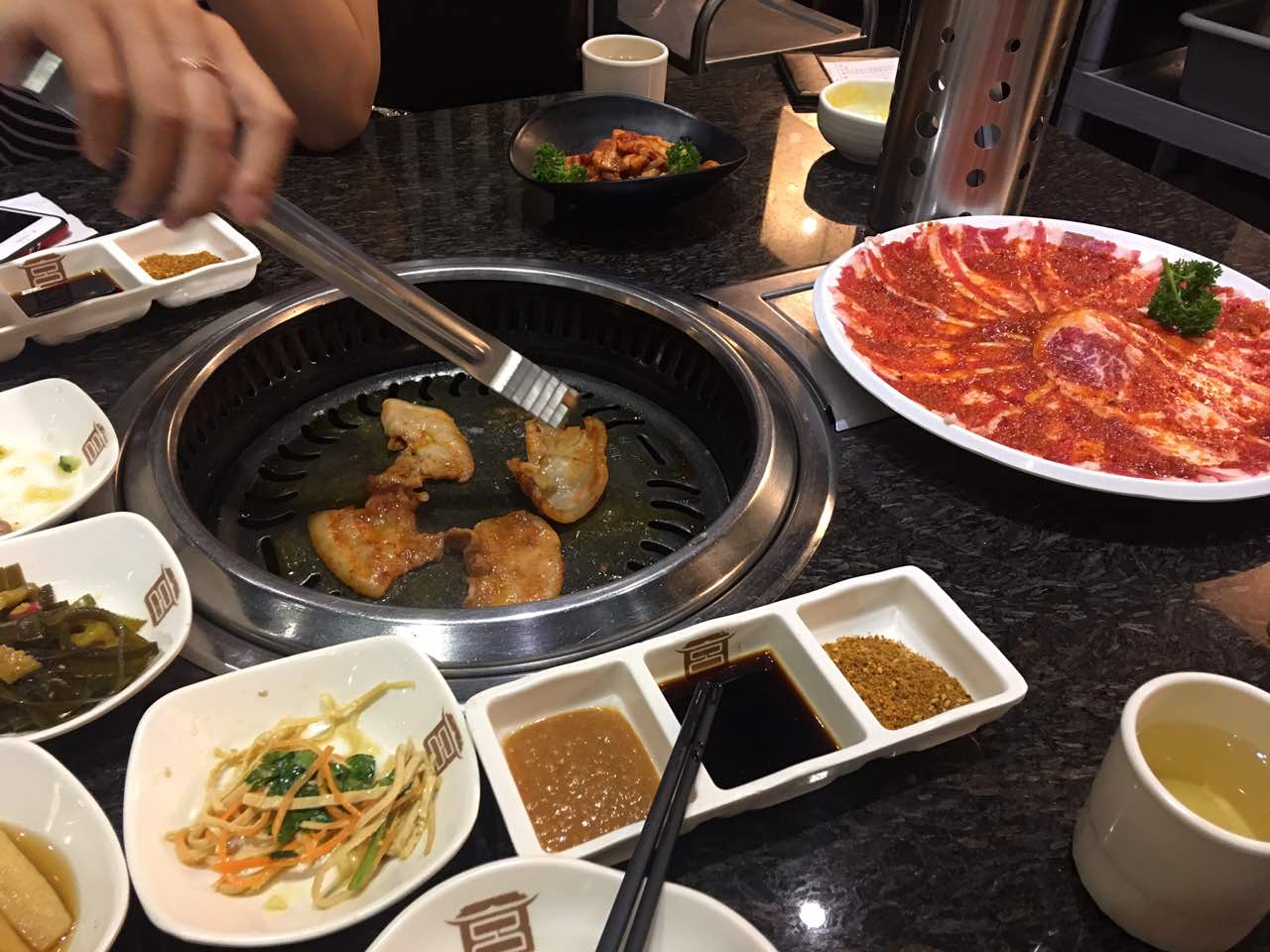 韩宫宴炭火烤肉(曼巴特店)