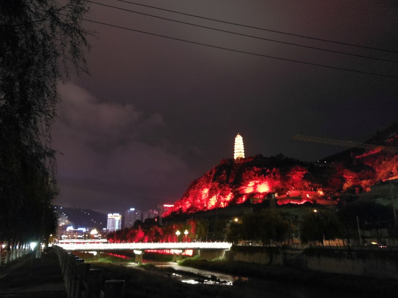 延安宝塔山好玩吗,延安宝塔山景点怎么样_点评_评价